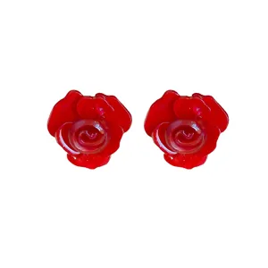Elegante rote Rosen Ohrstecker fuer Damen, stilvoller Blumenschmuck fuer Alltag Partys.