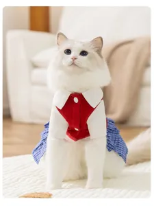 Süßes Herbst Winter Haustierkleid Akademie Stil Karo warme Kleidung für Katzen Hunde.