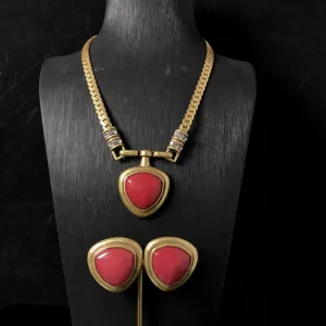 Vintage retro court style necklace triangle pendant earrings jewelry set for women gold red.