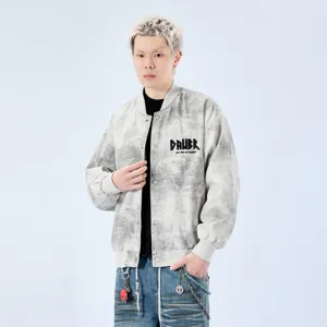 Casual ανδρικό πλυμένο bomber jacket, ρετρό streetwear με κεντημένες λεπτομέρειες.