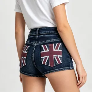 Stijlvolle high waist denim korte broek voor dames met hippe Union Jack achterzakken.