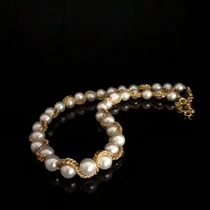 Collar de gargantilla vintage con perlas entrelazadas y cadena retorcida dorada mujer