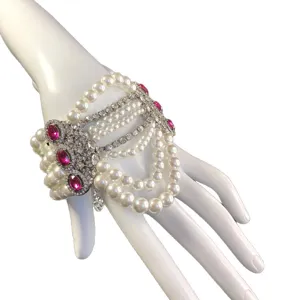 Brazalete de perlas multicapa vintage con diamantes de imitación y cristal rosa fiesta.