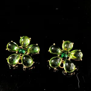 Vintage green flower resin stud earrings gold tone elegant fashion jewelry detail view