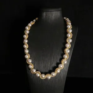 Collar de perlas y cadena retorcida dorada estilo retro europeo, gargantilla vintage.