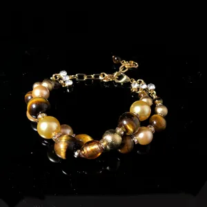 Exquisite double-layer beaded bracelet featuring natural tiger eye and glossy pearls.