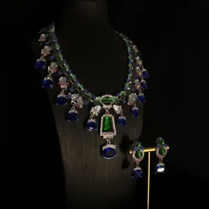 Exaggerated high-end rhinestone necklace earrings set, European vintage style jewelry for women.