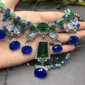 Exaggerated vintage crystal rhinestone statement necklace for women, elegant party jewelry.