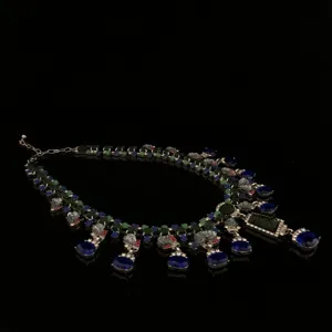 Exquisite statement rhinestone gemstone statement necklace for women elegant luxury jewelry.