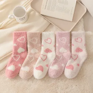 Chaussettes pelucheuses douces cœur femme automne hiver épaissies chaudes chaussettes