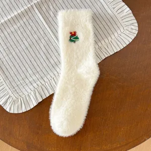 Chaussette détaillée en peluche blanche de Noël, chaussette d'intérieur douce pour l'hiver