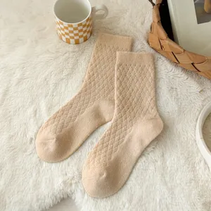 Cozy knitted diamond pattern mid-tube socks, retro style warm solid color winter daily wear.