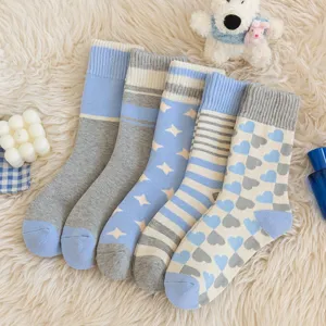 Chaussettes bouclettes hiver femme chaudes épaisses motifs cœurs étoiles rayées