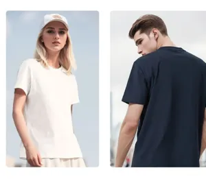 Detailansicht des Sabrina Carpenter Konzert-T-Shirts in Weiß und Dunkelblau