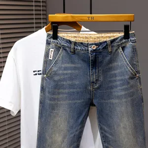 Jeans uomo blu slavato stile vintage, taglio cropped casual classico vista principale.