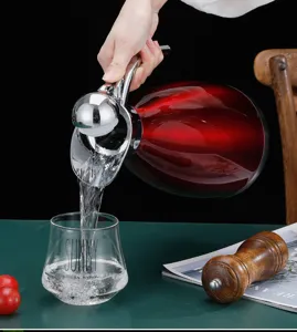 Θερμός καφέ από ανοξείδωτο χάλυβα με καπάκι πίεσης για οικιακή χρήση και διατήρηση θερμοκρασίας.
