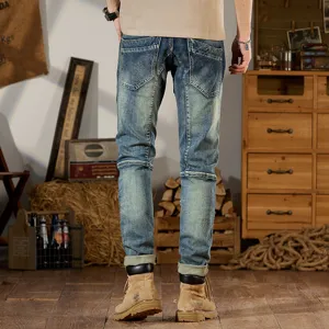 Jeans de moto slim vintage para hombres con denim elástico y un elegante diseño de parche.