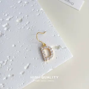 Vergoldet 18K Mikrofassung Zirkonia Buchstabe D Ohrringe Nische Design schick Schmuck