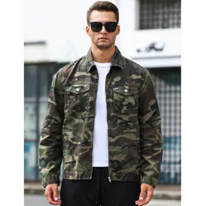 Men's camouflage denim jacket casual streetwear fashion outerwear with front zipper and dual pockets.