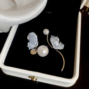Chic asymmetrical butterfly pearl and crystal earrings for women elegant sweet daily wear
