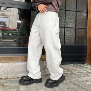 Men's white loose cargo pants, casual streetwear hip-hop baggy wide leg trousers for daily wear.