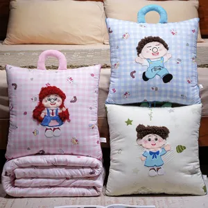 Policotone Cuscino e Coperta Due in Uno Ricamo Cartoon Carino Coperta per Aria Condizionata Pieghevole Cuscino