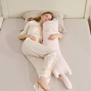 Cojín corporal largo de rayas rosas, adorable gato de peluche para dormir y buen descanso.