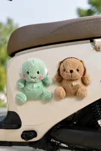 Mignon autocollant d'extérieur de voiture en peluche d'ours et de dinosaure, vue détaillée.