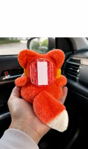 Pendule de voiture en peluche de renard orange mignon avec adhésif acrylique, décoration idéale.