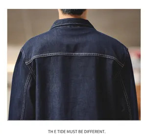 Veste en jean bleu foncé vintage pour homme, vêtement d'extérieur ample à manches longues.