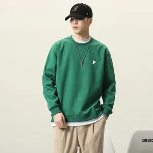 Felpa verde da uomo alla moda in stile finto due pezzi con elegante lettera P ricamata.