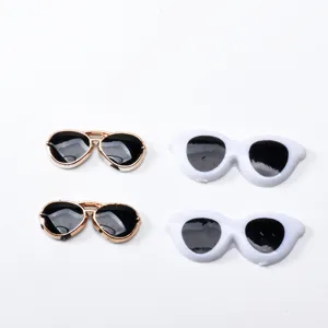 Conjunto de accesorios DIY de gafas de sol para muñecas en miniatura, piezas pequeñas y lindas.