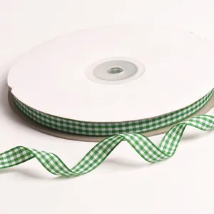 Cinta a cuadros verde y blanco en detalle, 10 mm de ancho para manualidades y decoración.