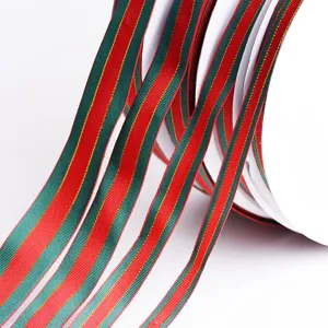 Cinta de grosgrain navideña a rayas con borde dorado para envolver regalos y lazos artesanales.