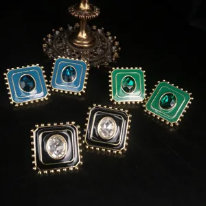 Boucles d'oreilles géométriques émaillées style rétro strass bijoux élégants clous.