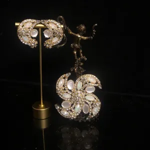Elegantes Vintage Luxus Strass Brosche und passende Ohrringe Schmuck Set fur Damen