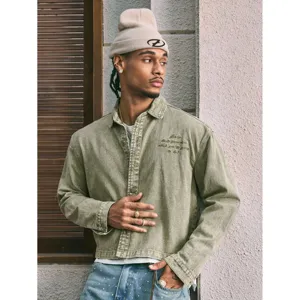 Heren lichtgroene korte denim jas, stijlvolle casual streetwear buitenkleding voor het voorjaar.