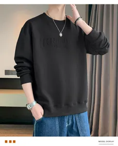 Men's heavyweight crewneck sweatshirt with embossed letter design for autumn and winter fashion.