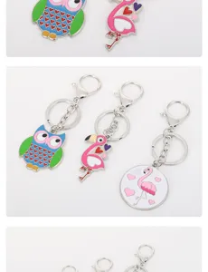 Metalen sleutelhanger uil flamingo gedetailleerd ontwerp voor cadeau en dagelijks gebruik