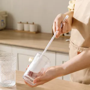 Longue brosse à tasse pliante outil de nettoyage pour tasses bouteilles et verrerie.