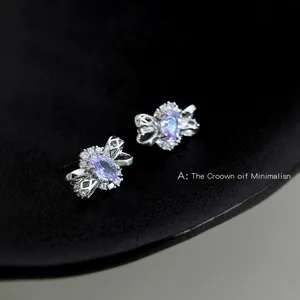 Élégantes Boucles d'Oreilles Clous Nœud Strass Violet Ajouré en Cuivre Luxueuses Boucles d'Oreilles Géométriques Incrustées de Strass Cristal pour Femme Bijoux Cadeau