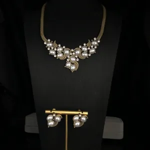 Vintage style pearl rhinestone necklace earrings set antique gold finish elegant jewelry