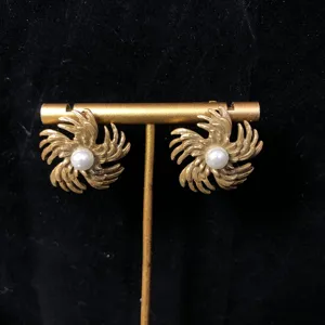 Vintage Gold Pearl Earrings Retro Copper Swirl Studs Elegant Jewelry Accessories Women