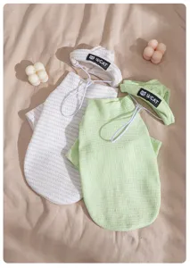 Conjunto de ropa a rayas para mascotas con gorro a juego, ropa cómoda para gatos y perros.