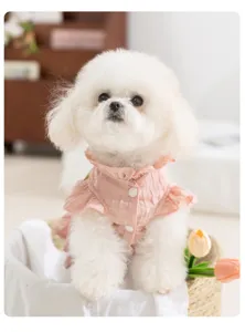 Schattige zomer hondensjurk met plooien, ademende roze prinsessenkleding voor kleine honden.