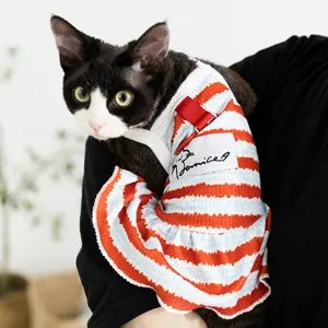 Süße Gestreifte Haustier Weste Kleid Mit D-Ring Leichte Atmungsaktive Katzenkleidung Für Sphynx Kleine Hunde Sommer Outdoor