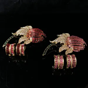Vintage crystal rhinestone brooch and earrings jewelry set gold plated luxury bouquet design