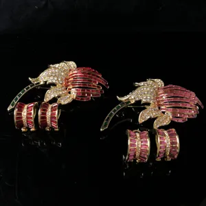 Vintage crystal rhinestone flower brooch and clip earrings jewelry set details show