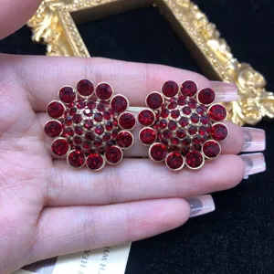 Vintage rosso strass cupola spilla, pesante lavoro stile corte cristallo spilla risvolto donna.