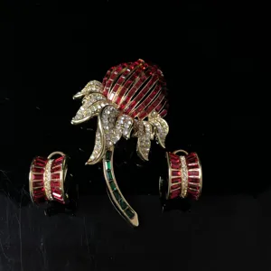 Vintage rhinestone bouquet brooch earrings set close up detail view gold plated red crystal